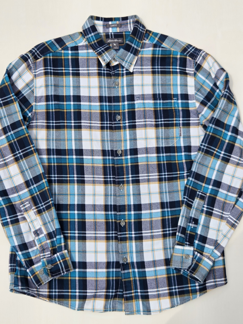 Eddie Bauer Classic Fit Men's Plaid Flannel Long Sleeve Button Down Size-Large